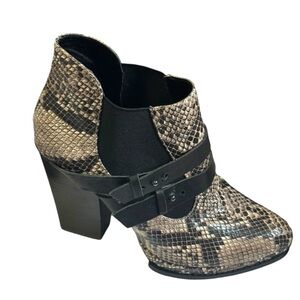 Anthropologie Kelsie Dagger Snake Print Block Heel Ankle Boots Booties Size 8